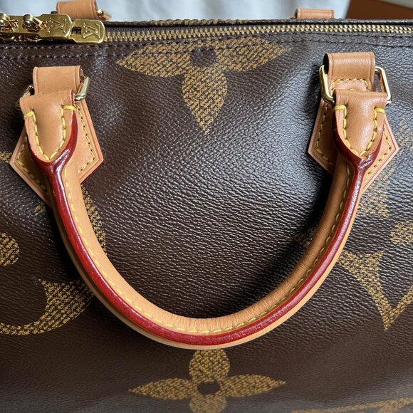 LOUIS VUITTON Reverse Monogram Giant Speedy Bandouliere 30 Bag - Picture 9 of 15